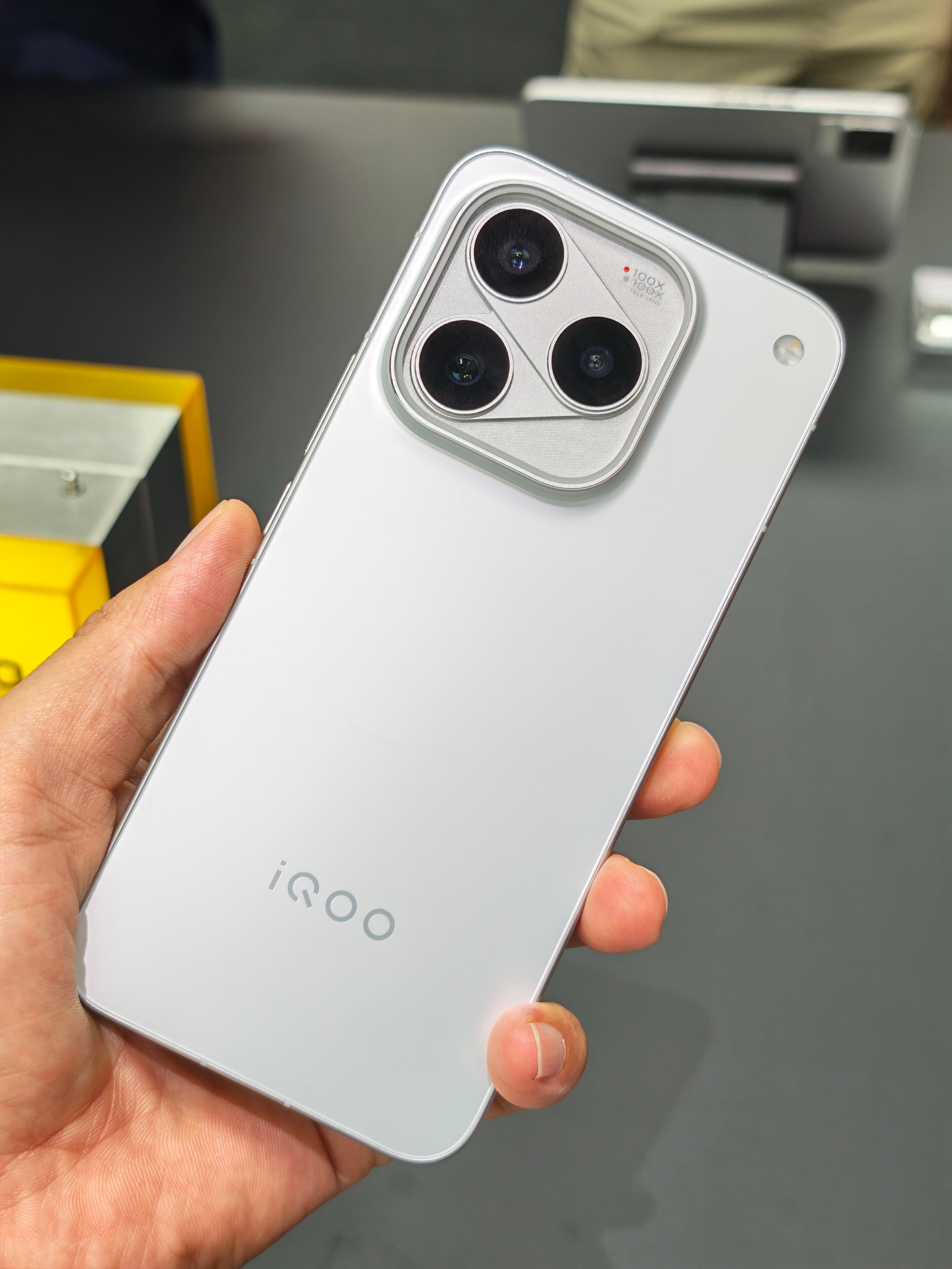 探索不止 逐光而行！iQOO16系列及iQOO Pad Ultra​​新品即将发