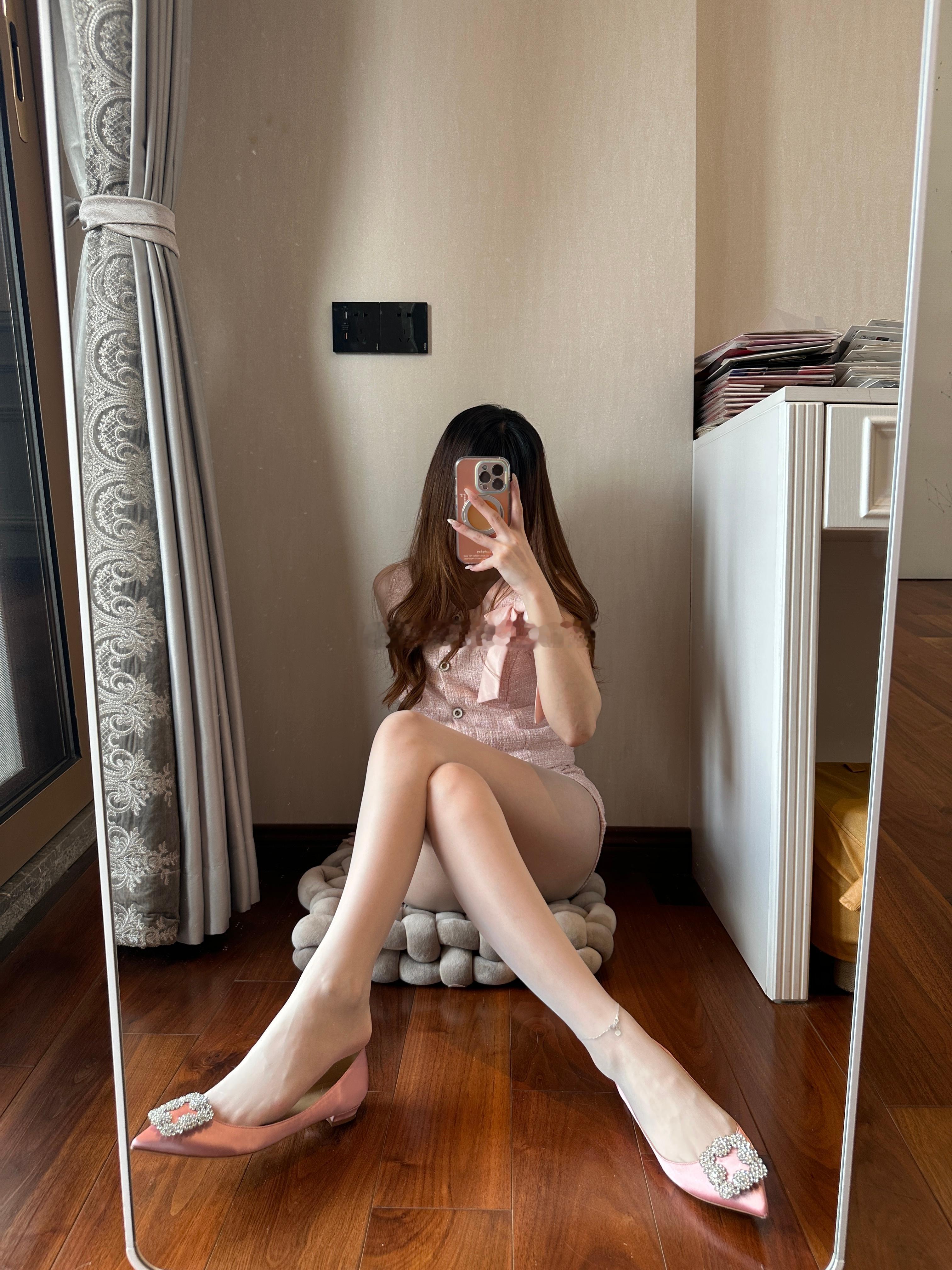 软乎乎的粉色小香风[兔子]涞觅润丝屈臣氏涞觅袜日常穿搭冒个泡 ​​​