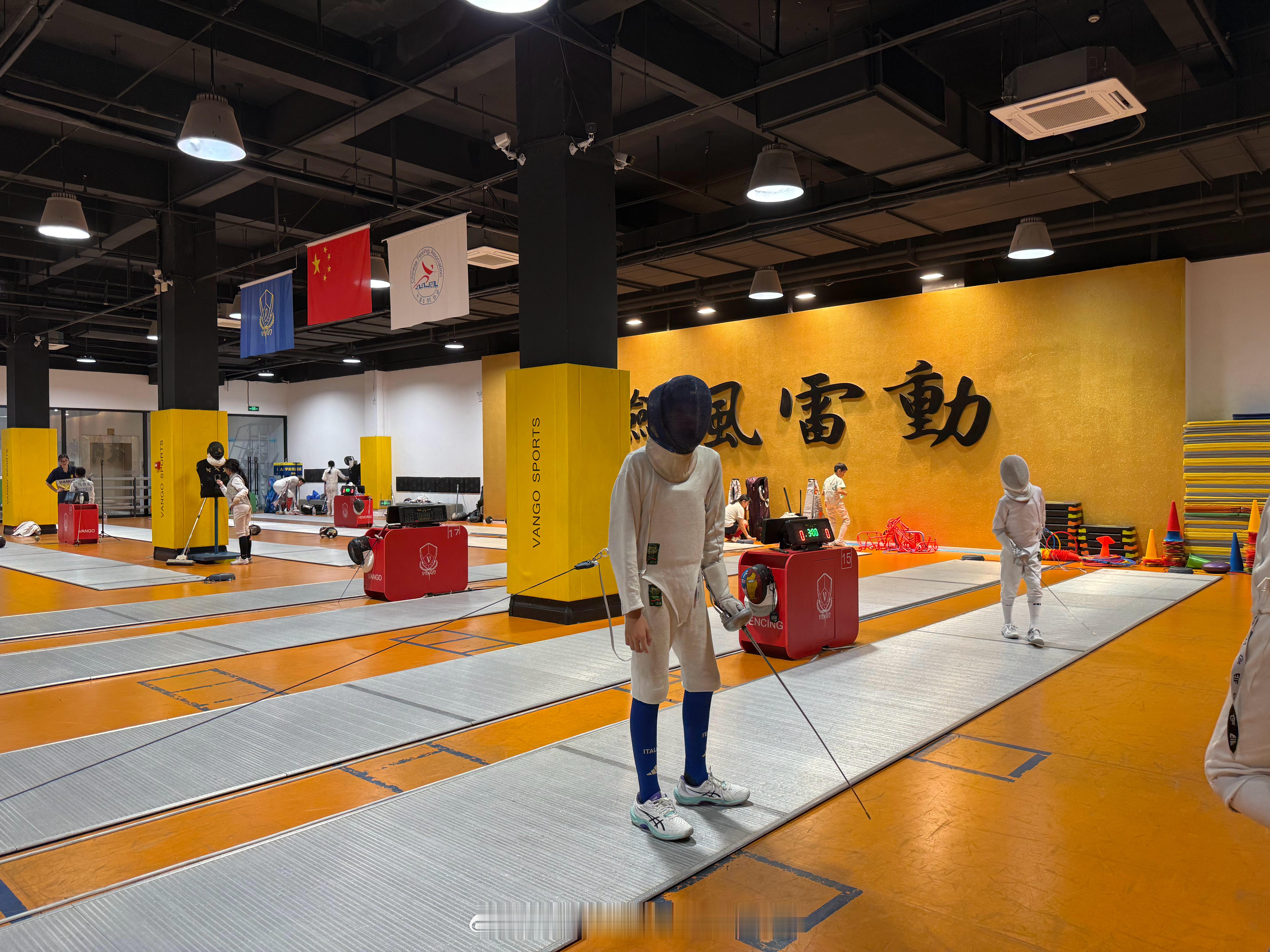 脚丫子撞流血了也要坚持日常训练🤺 罗工你还是太可怕了[允悲][允悲] ​​​