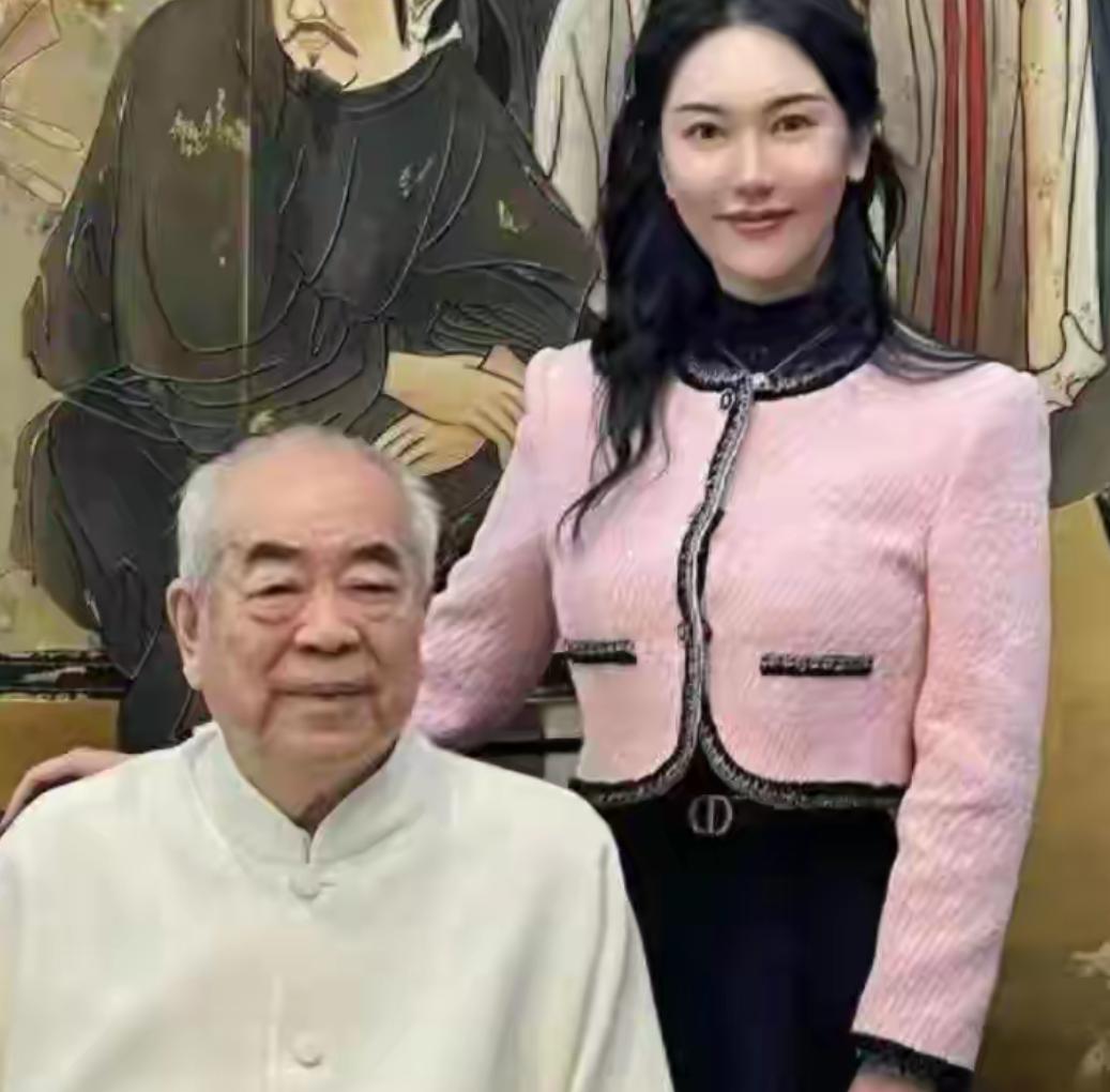 把女人当工具，87岁还要“爷孙恋”的范曾，终究遭到了“反噬
范曾，书画界的大师级
