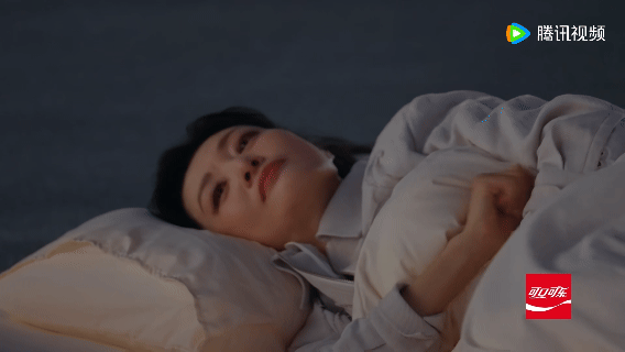 周涛在桃花坞哭的停不下来周涛内心细腻又柔软，抬头望见漫天星河便能勾起童年旧事，藏