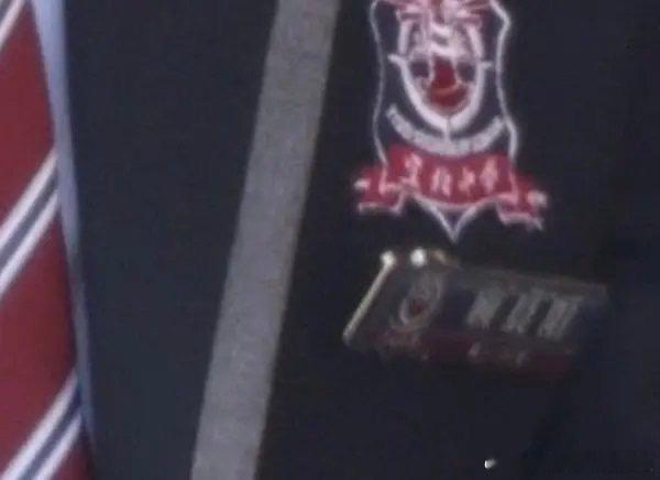 tg 陈奕恒衣服上有顾晨阳的名牌 到底是穿了张桂源的衣服还是剧情设计