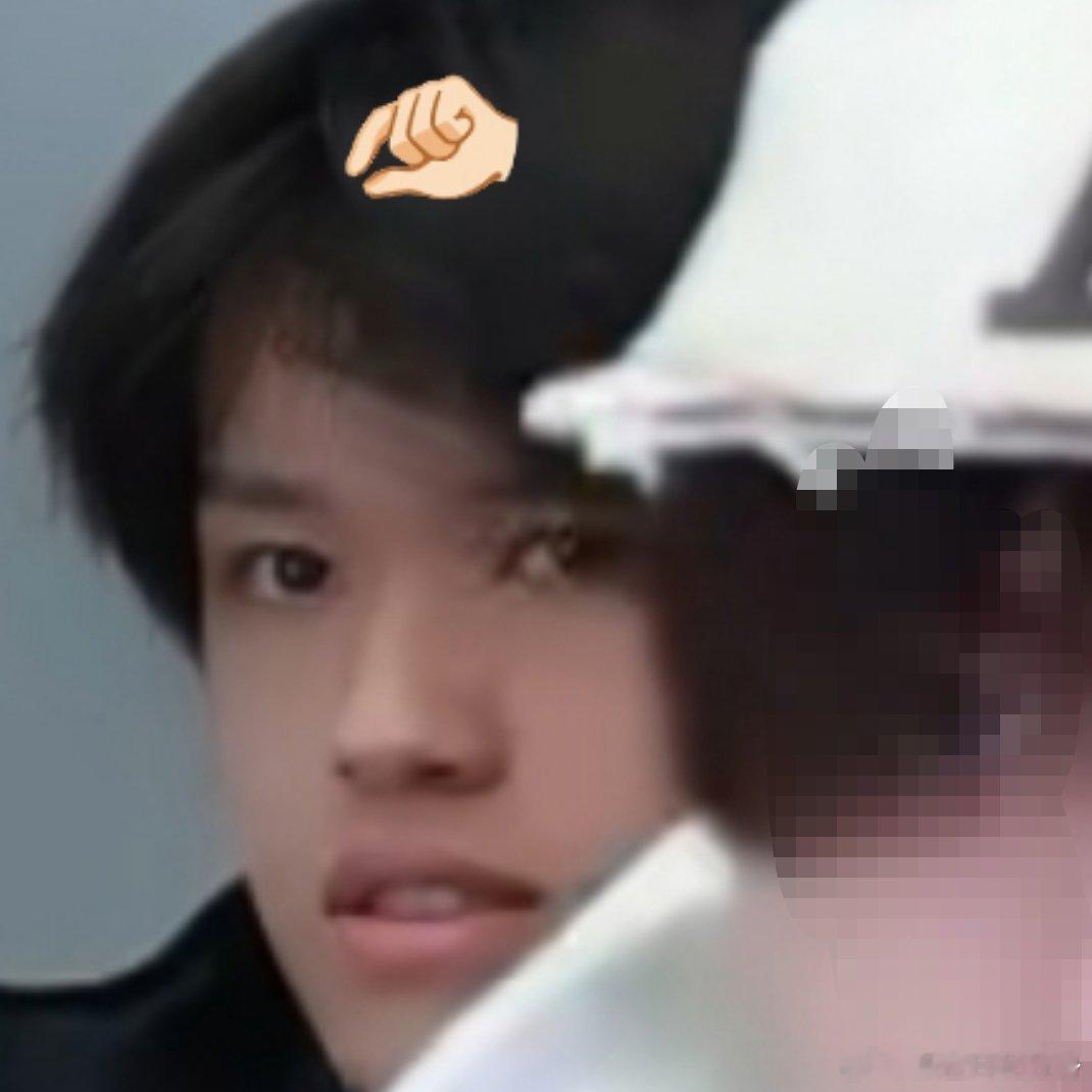 包子包子包子张极05后第一男歌手 ​​​