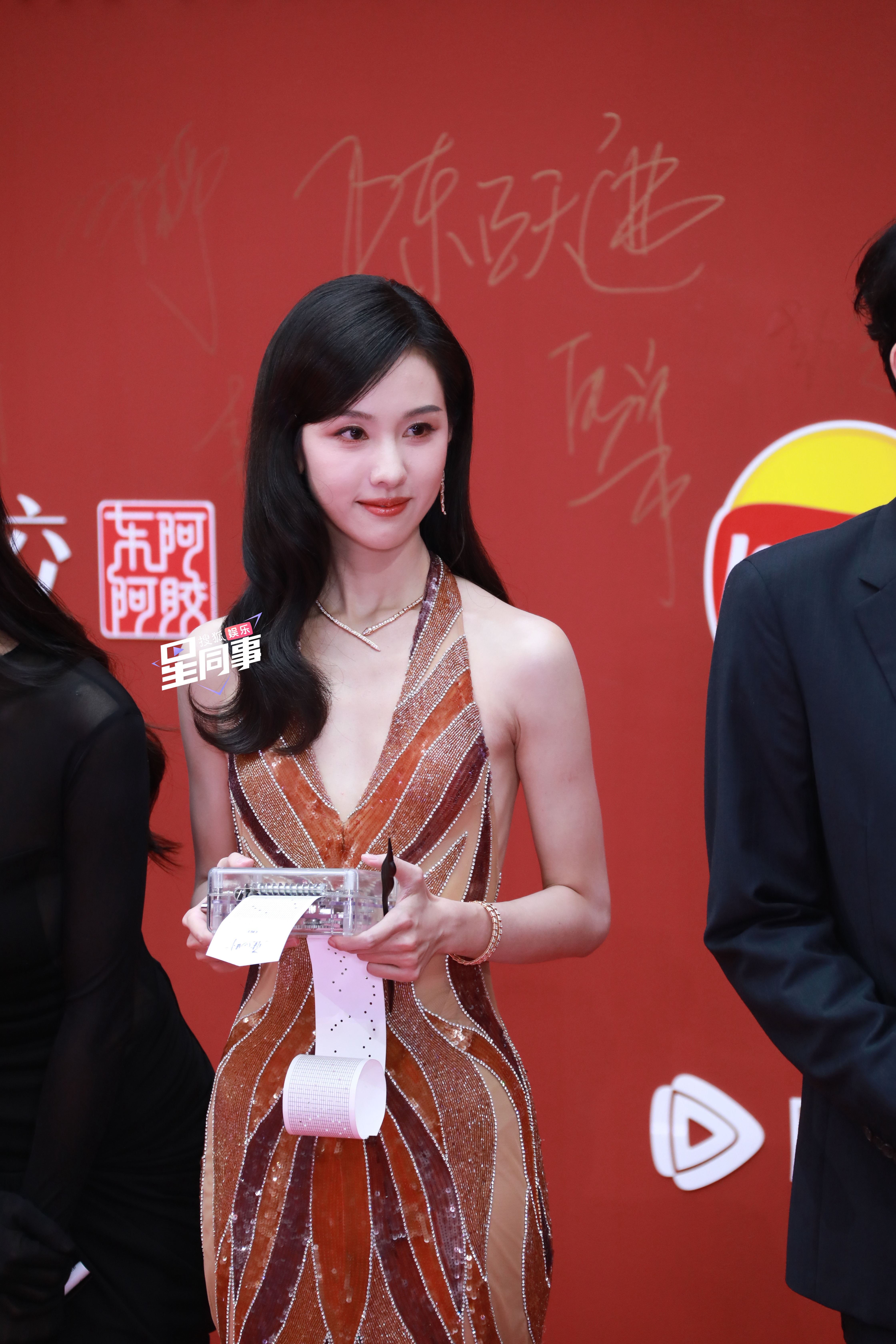 腾讯视频金鹅荣誉红毯第二波生图来咯，来康康大家的状态陈都灵｜辛云来｜毛晓彤｜张彬