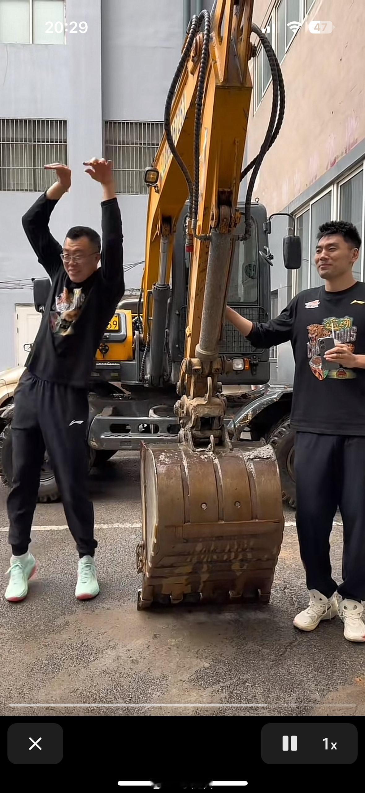三兄弟合影纪实，内线大合影，居然付豪最高#付豪回应钩机外号# ​​​