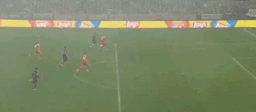 拜仁慕尼黑3比1葡萄牙体育 ｜拜仁vs葡萄牙体育 比赛65分钟，基米希门前自摆乌