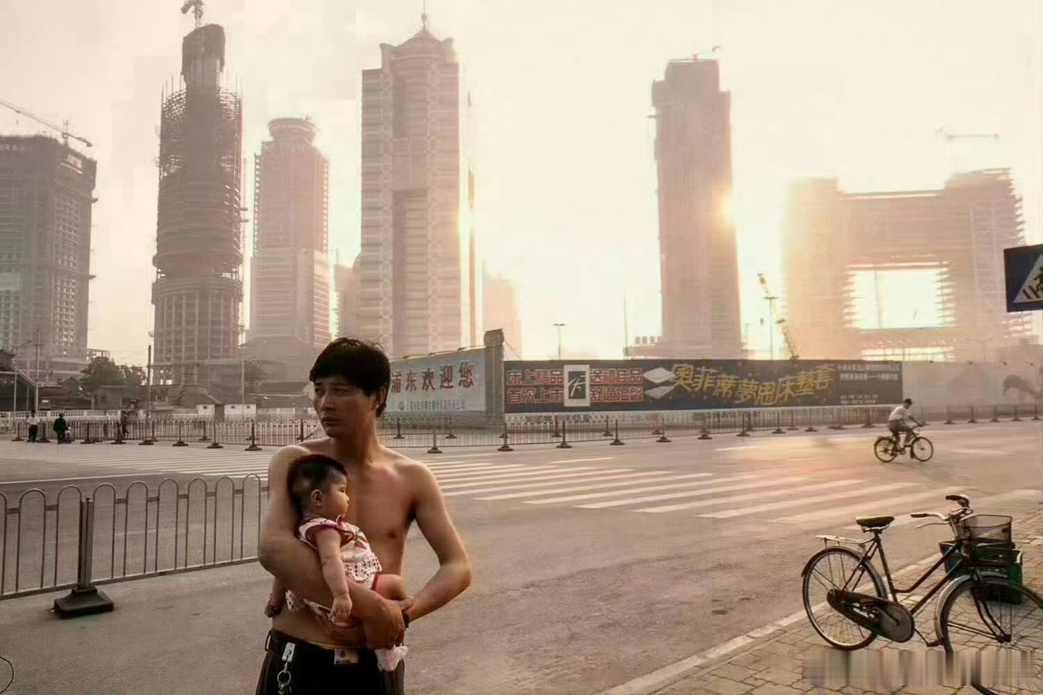 90年代末的上海，其实中国人富起来没几年 ​​​
