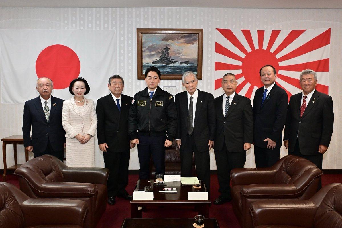 日本防卫大臣小泉进次郎：在冲绳那霸，我们有机会听取了定期支持自卫队的合作组织和家