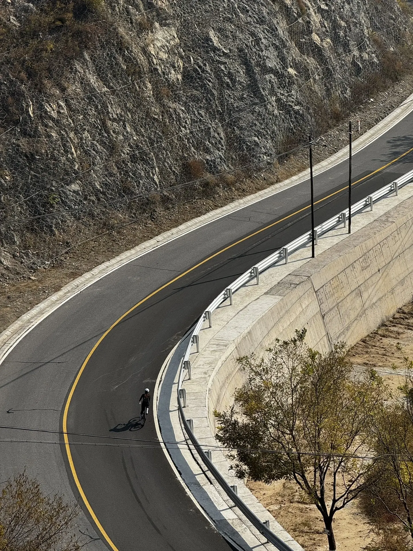 觉得累了就去骑行吧！大自然可以治愈你的不开心 当你每一次踏频都踩在脚下...