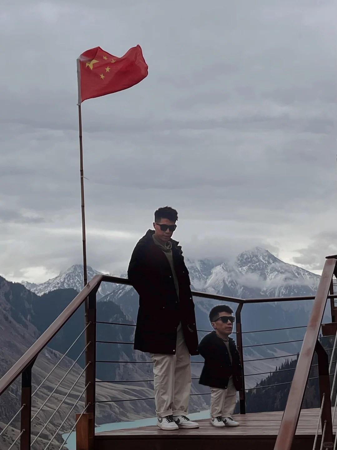 摆拍一张🕶️
