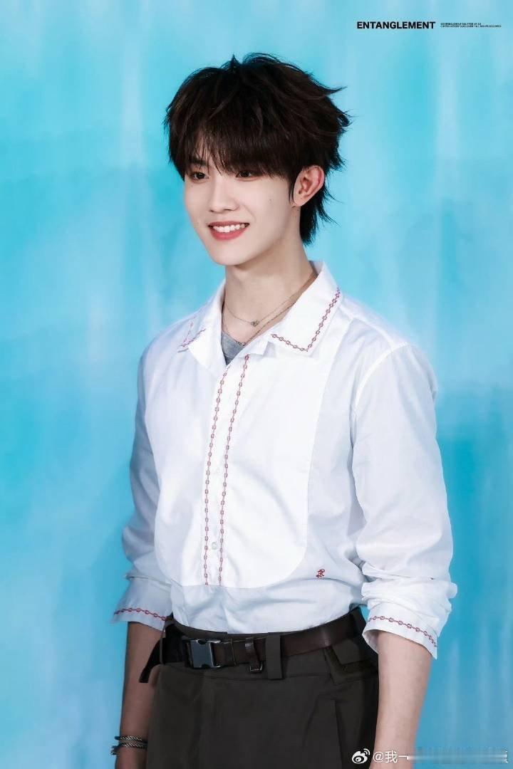 苏新皓ELLE盛典出图，这个活泼小兔我真的一口吃掉[比耶][比耶][比耶] ​​