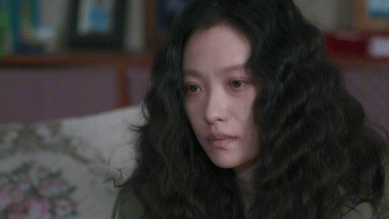 到了倪妮闫妮都能理解的年龄了倪妮闫妮你们不要再吵了 一个想往前冲，一个要往后拉，