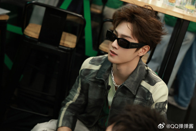 李昀锐宋雨琦 我和我的e人朋友李昀锐和宋雨琦，一个i一个e，碰撞出超甜火花！ 看