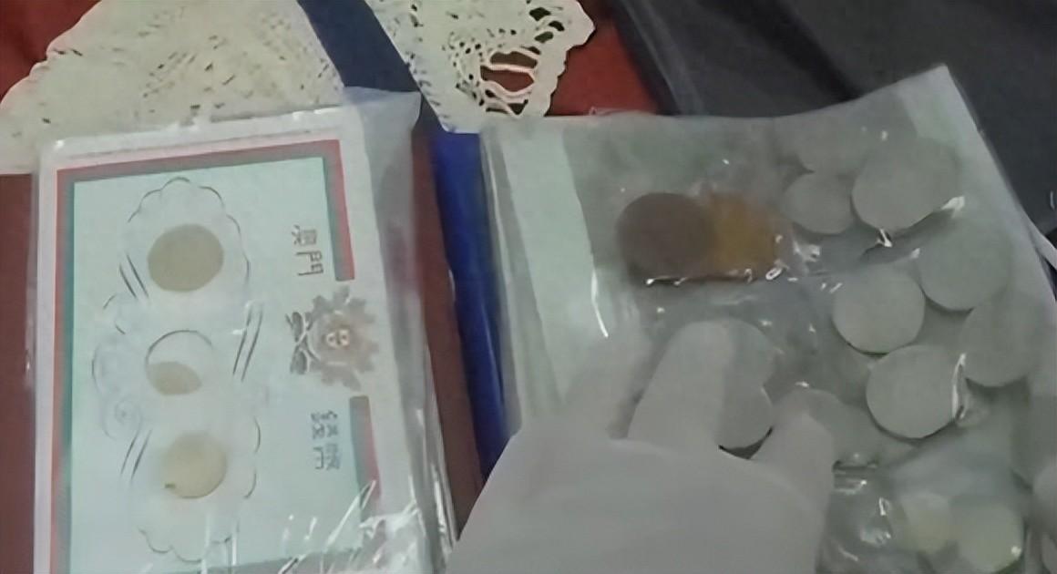 傻眼！242枚古币被扣！毕生攒下的242枚古钱币，本想当礼物送给国外子女，结果在
