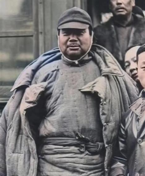 冯玉祥为何要烧少林寺？1928年，冯玉祥带兵火烧少林，屠杀武僧，大火烧了40天，