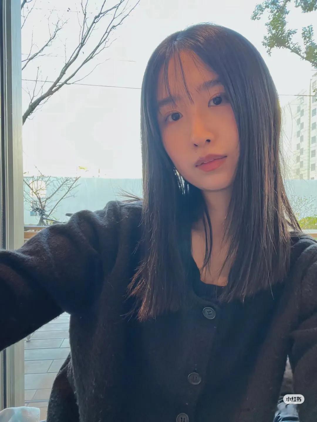 话说日本近几年就推出了许多颜值和气质都相当不错的新晋博主，而茉优就是其中之一。凭