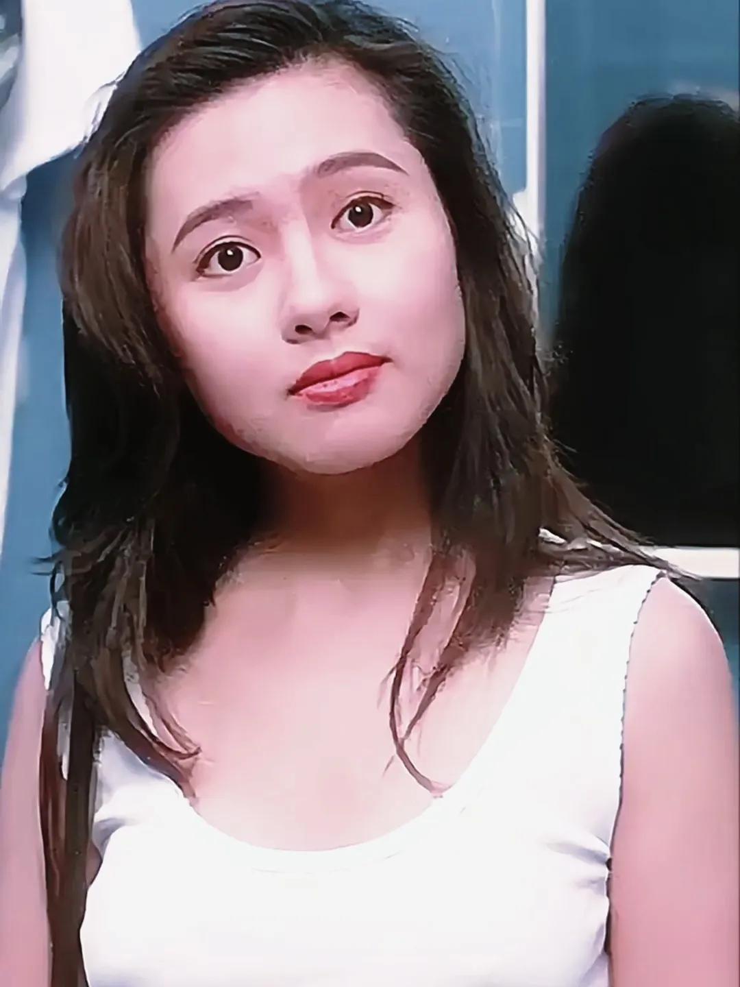 1996年，马上就要结婚的李丽珍，因为禁不住王晶高达400万片酬的诱惑，选择再次