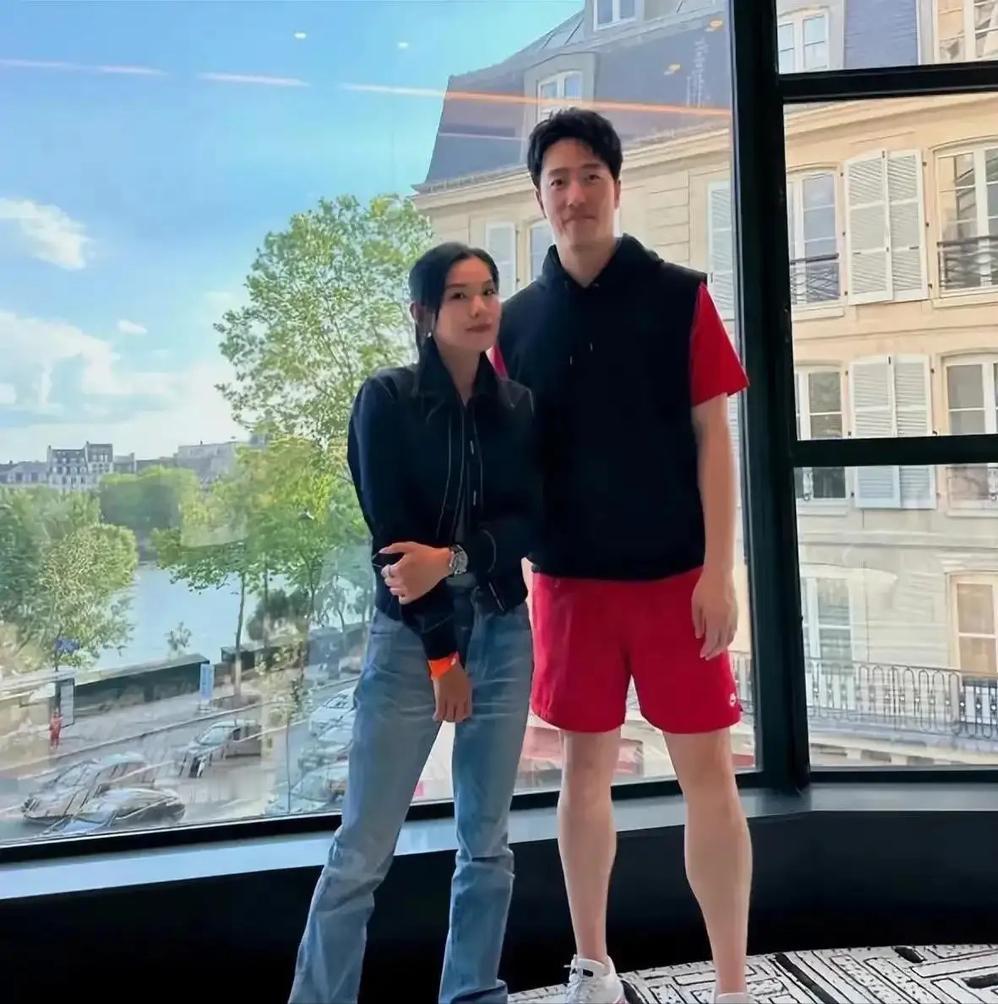 刘翔是最会生活的明星之一，与妻子住在美国大别墅过着低调生活，结婚9年了也不要孩子