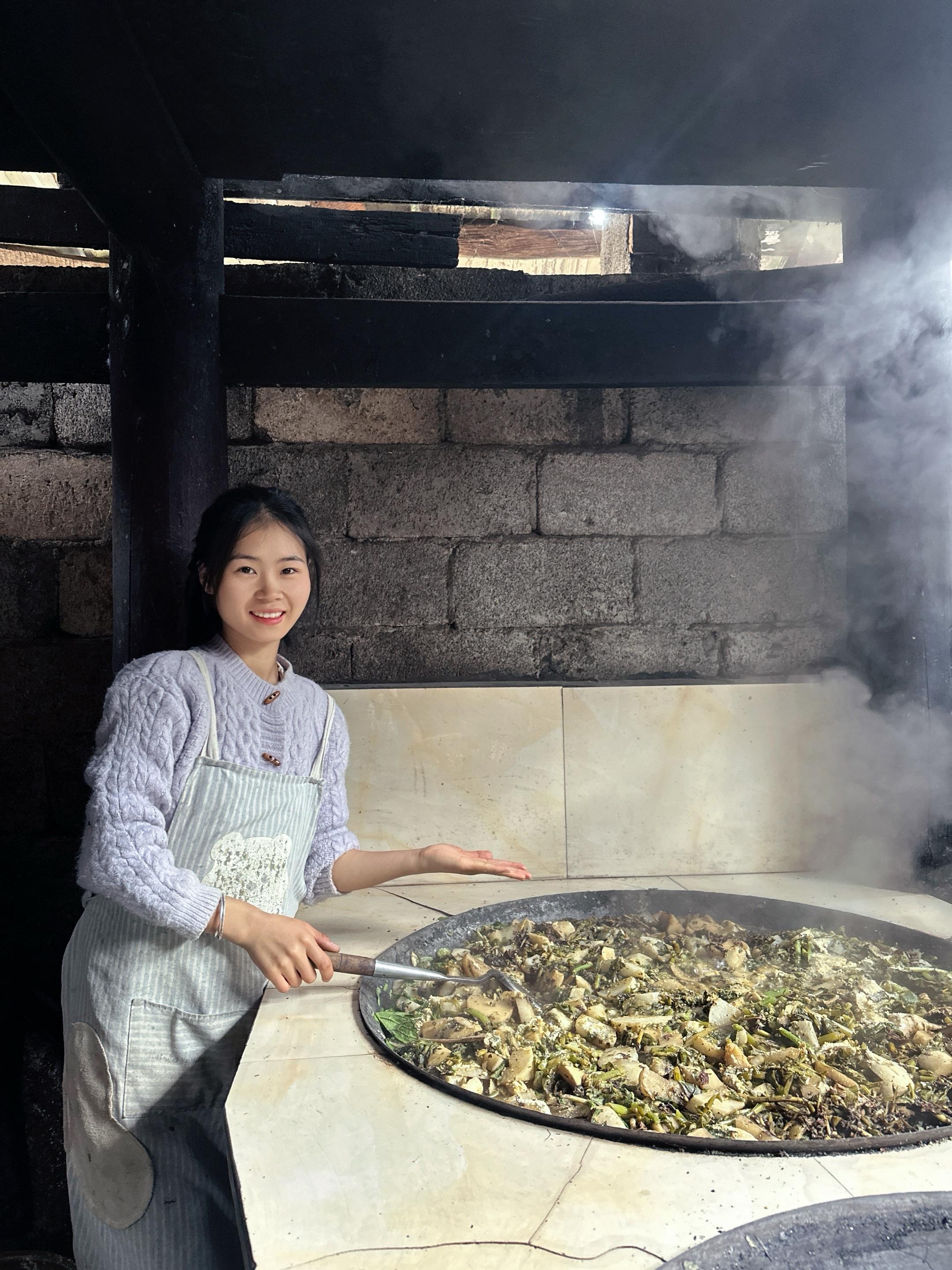 家穷人丑 农村户口 大专文化 身高158