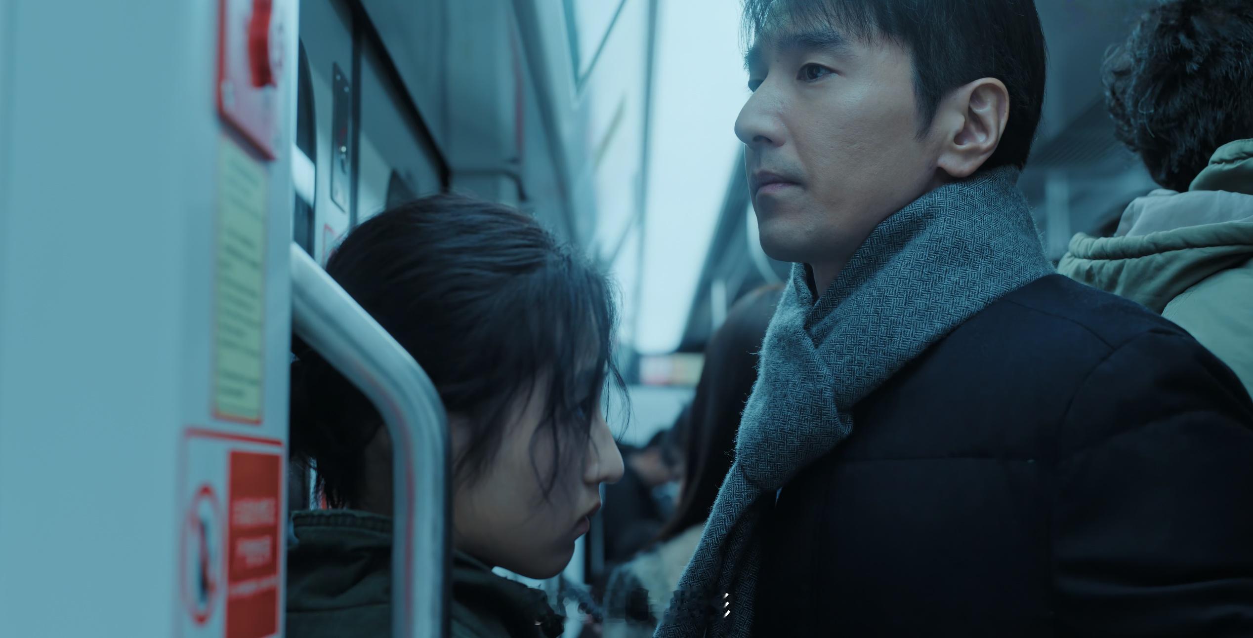 秋雪漫过的冬天 我的评分：追了6集《秋雪漫过的冬天》，剧里面的几位主演我都挺喜欢