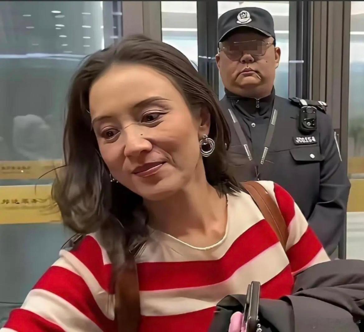 没有医美的宋佳状态是自然的 