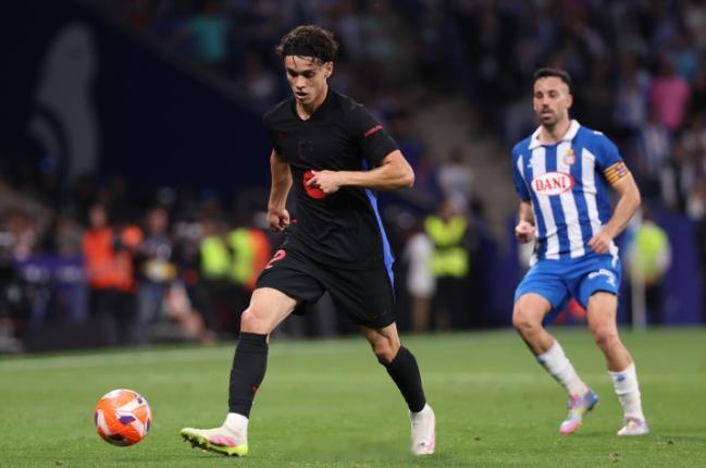 据《世界体育报》报道，埃尔切后卫赫克托·福特结束了他在巴萨的第一阶段康复过程，他