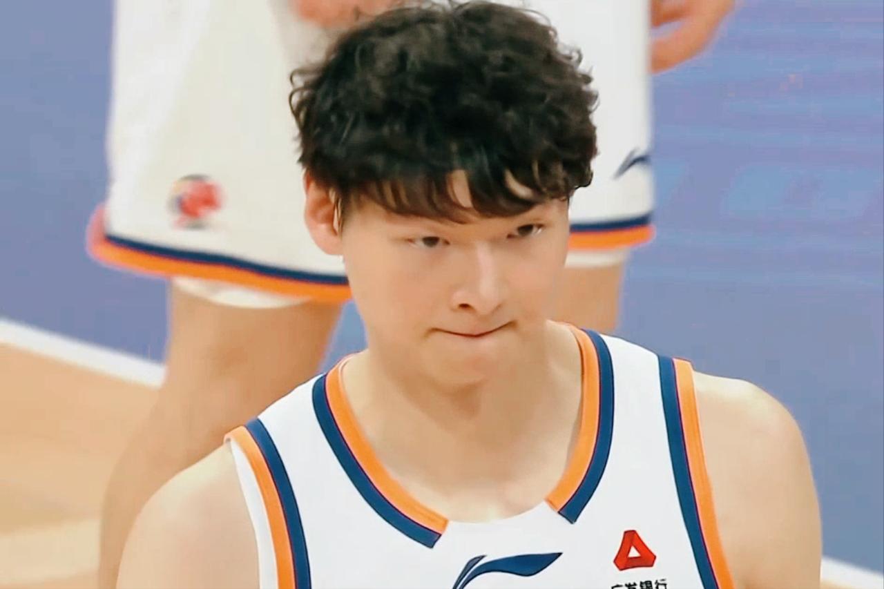 赛季最佳一战！
压制周琦+麦基，
王哲林狂砍24分17板。

4月12日CBA常