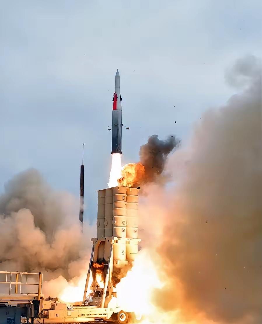 突发消息！伊朗说到做到，直接击沉一艘试图闯过霍尔木兹海峡的大型油轮。3月1日，伊