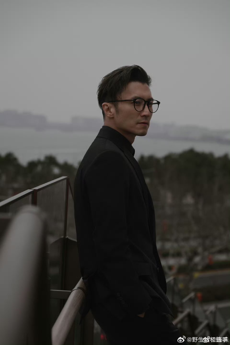 如果谢霆锋演moss人形谢霆锋清冷气场适配MOSS人形，和吴京对手戏宿命感十足，