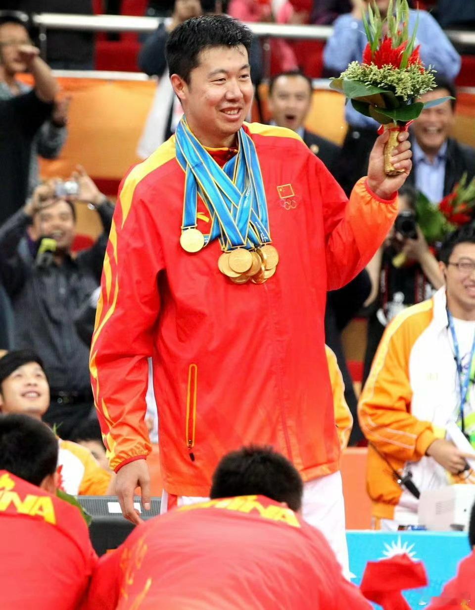 远去的记忆一顿泛起，给我这一顿大逼兜。有幸经历2010年广州亚运会中国vs伊朗，