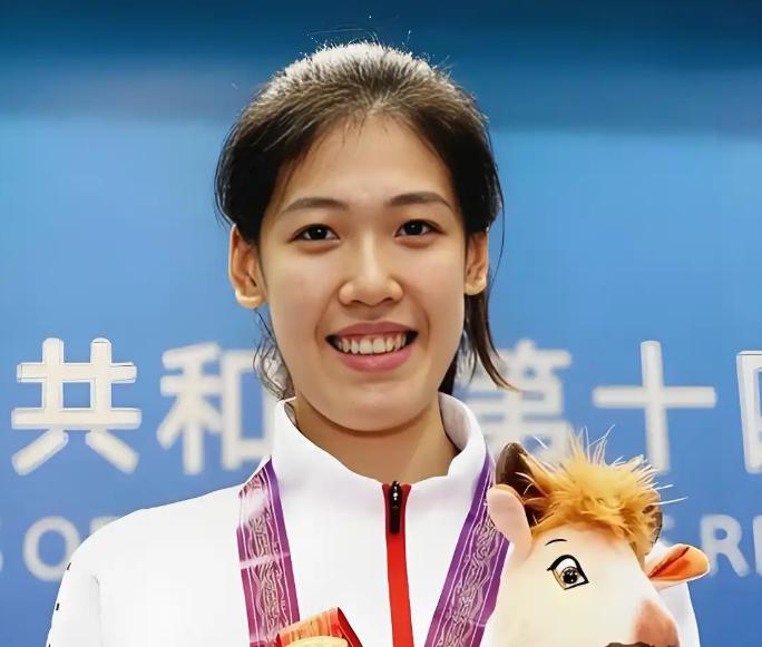 李盈莹真的成了中国女排一代悲情人物了！她应该是朱婷之后，中国女排个人能力最强的球