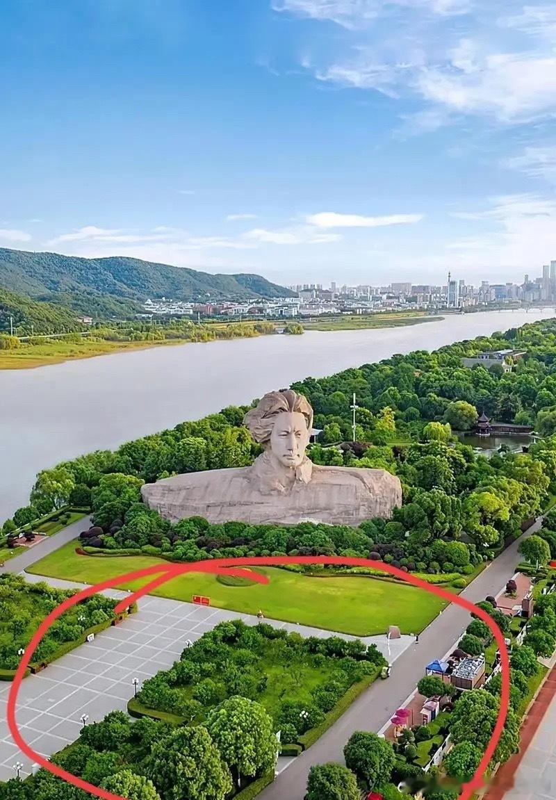 到长沙旅游的你，其他地方有没有去不重要，但橘子洲一定要去，而且一定要在这里驻足一