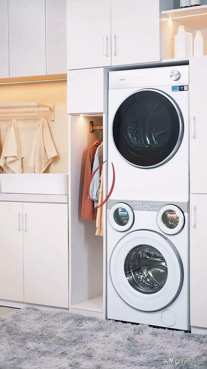 在洗护界，总有三大“经典难题”横亘在每个家庭面前：到底该选哪种烘干方案？内衣外套