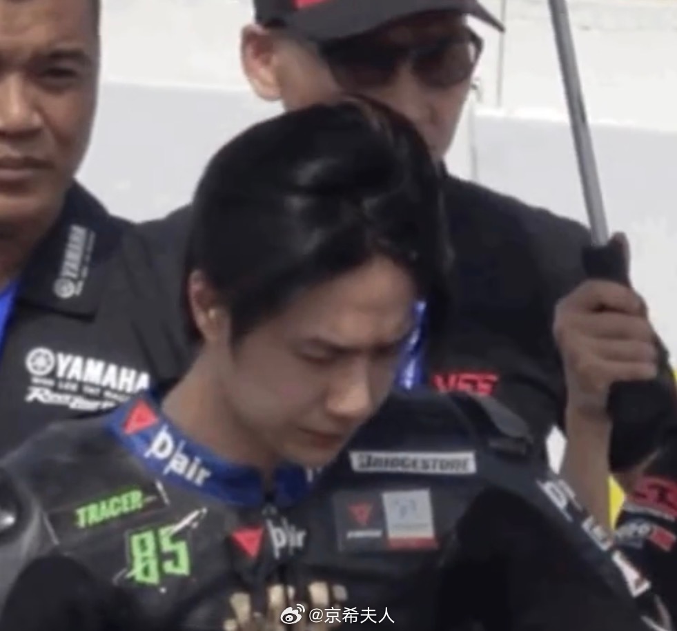 握靠 帅我一大跳 