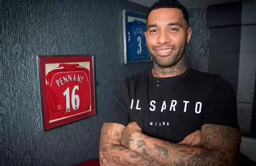 欧冠1/4决赛首回合比赛，利物浦客场0-2不敌巴黎圣日耳曼。赛后，利物浦旧将彭南