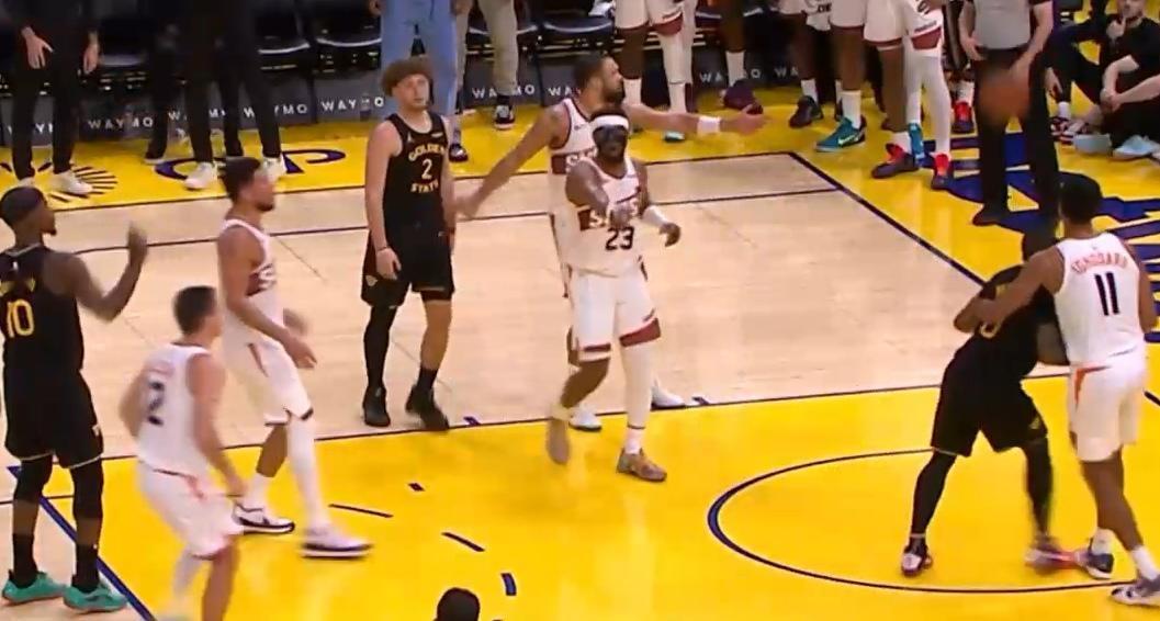 明日主场战魔术，勇士能否报一箭之仇
昨日勇士主场3分险胜太阳，终结三连败，目前勇