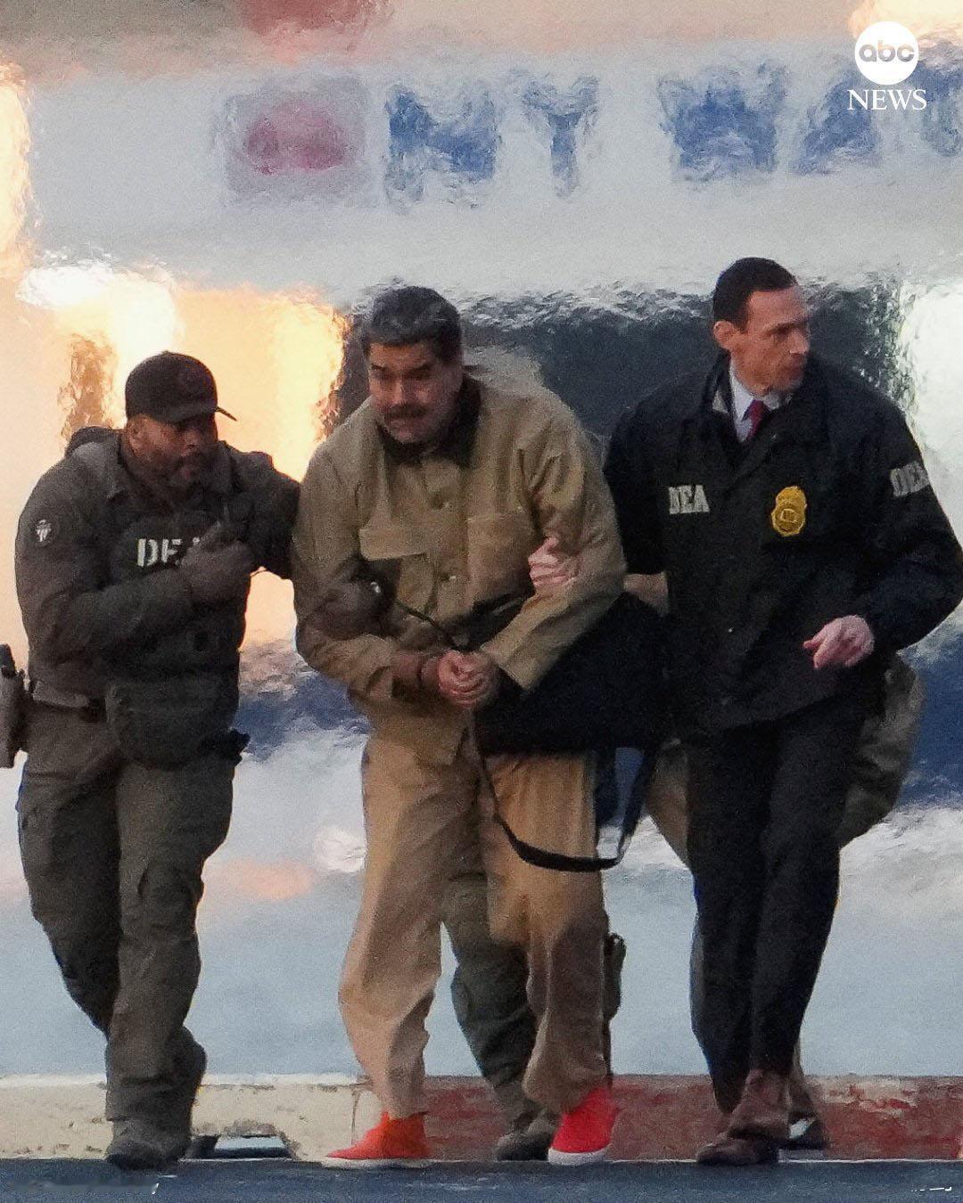 作为一主权国家现任总统，被美国动用武力直接“绑架”带走，不仅杀人放火还要对他进行