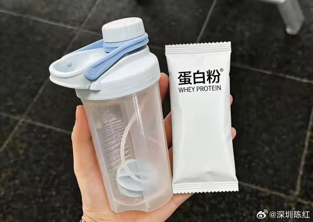 蛋白粉涨飞了兄弟们短短一个月的时间乳清蛋白粉直接涨飞了，有活动就尽量多囤一些吧，