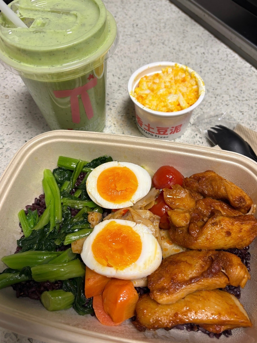 梅西世界波梅西帽子戏法大早上看到这种表现，今天一整天心情都好？ 