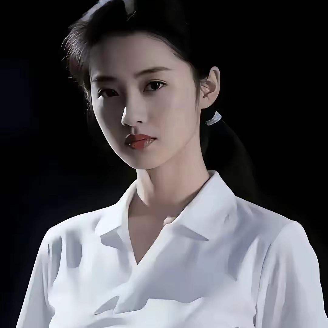 她才是中国美女的化身
她天庭饱满，地阁方圆，一眼就能看出来她的福气之相
你们认识
