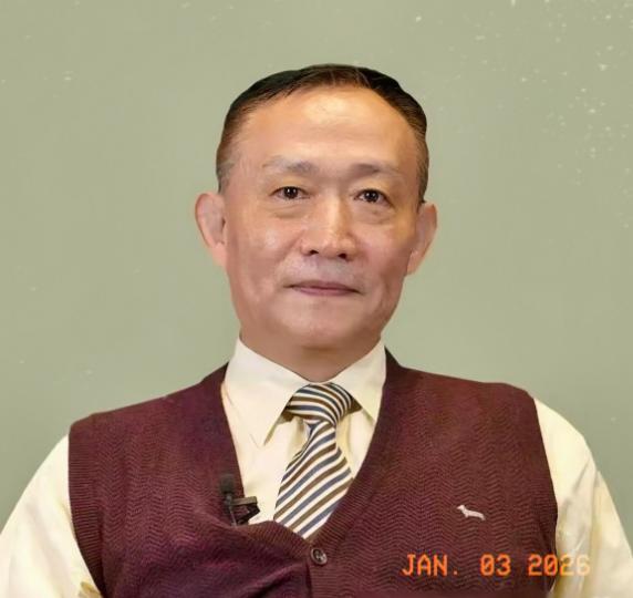 卢麒元这回算是把那层遮羞布给扯下来了，看得人脸红。咱们泱泱大国，实体经济干得热火