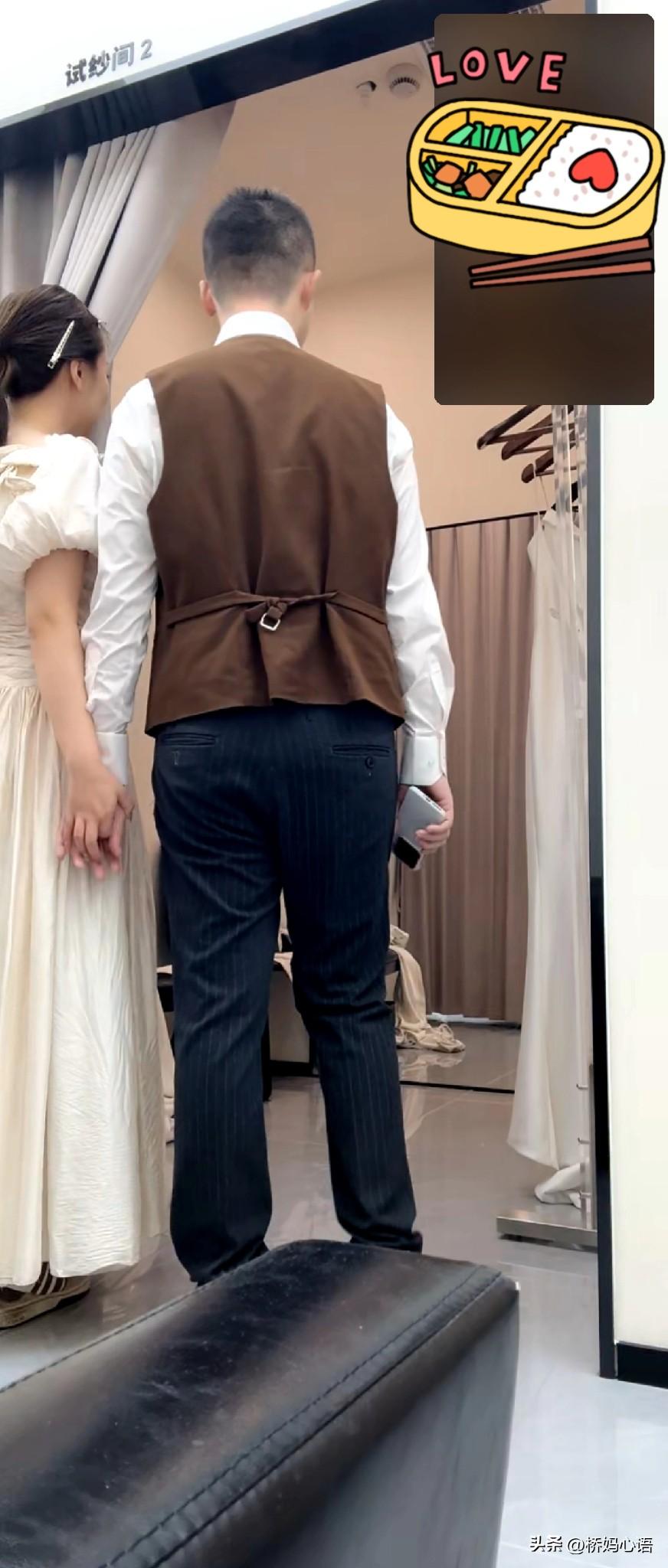 清明假期，儿子和儿媳妇在上海拍婚纱照了，这是多么美好的事情啊。

儿子最近一直在