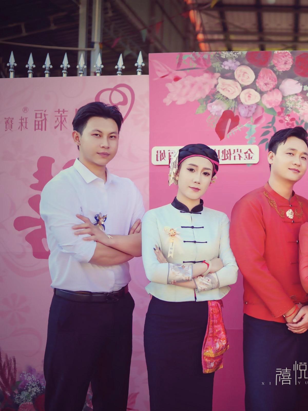 回想那一天，喧闹的喜宴