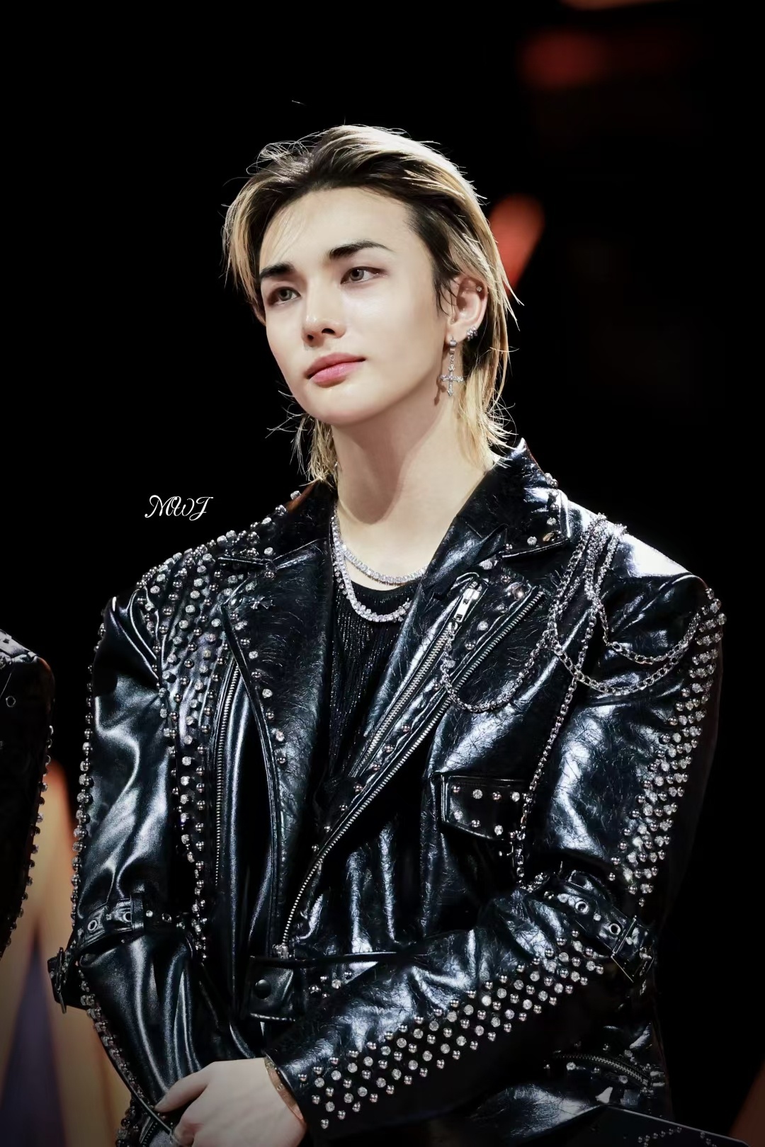 半年没关注韩娱了，他们现在长这样了。黄铉辰，崔然竣，朴成勋，朴元彬，李羲承，崔秀