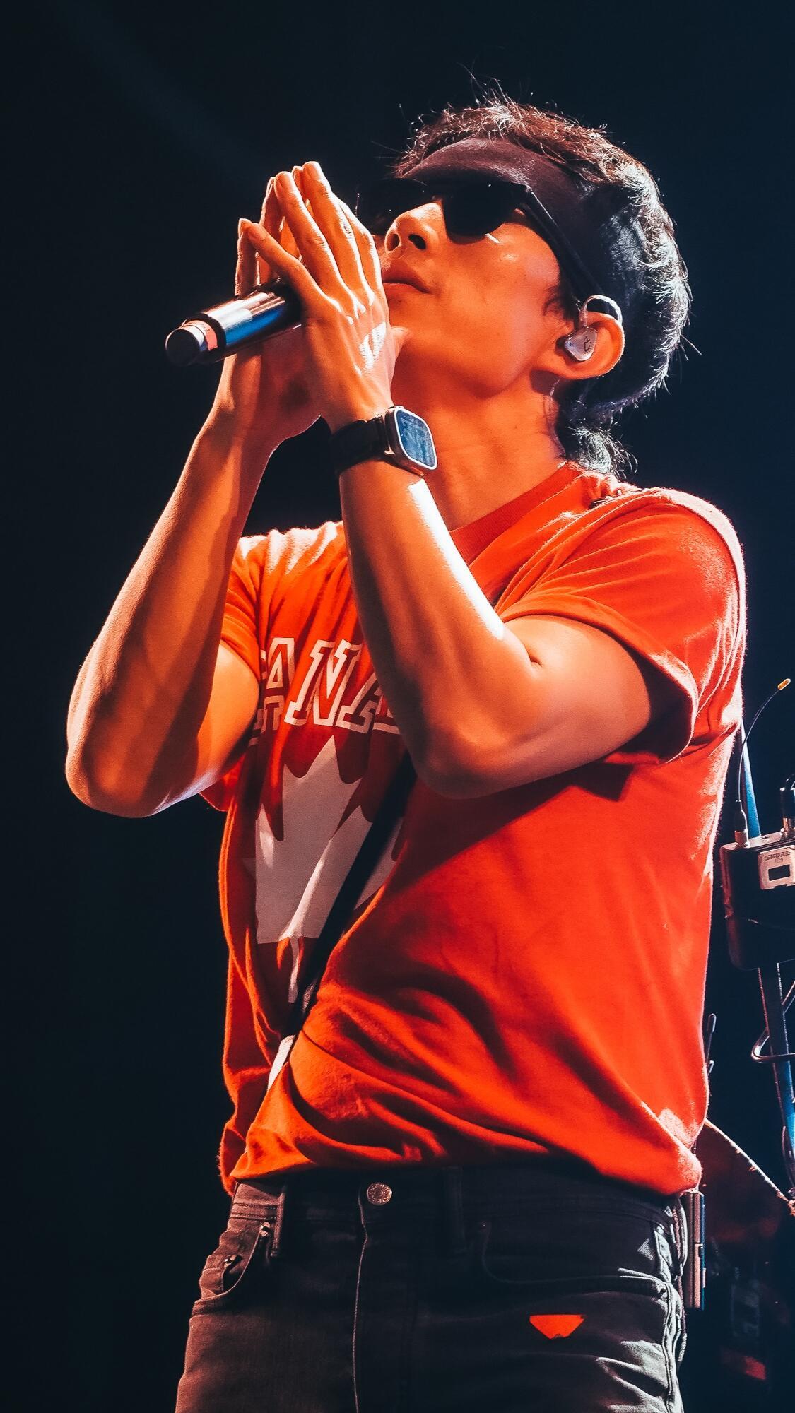 赵雷鸟巢演唱会加场赵雷鸟巢北京演唱会加场🎇首场热度居高不下，9月13日加场来袭
