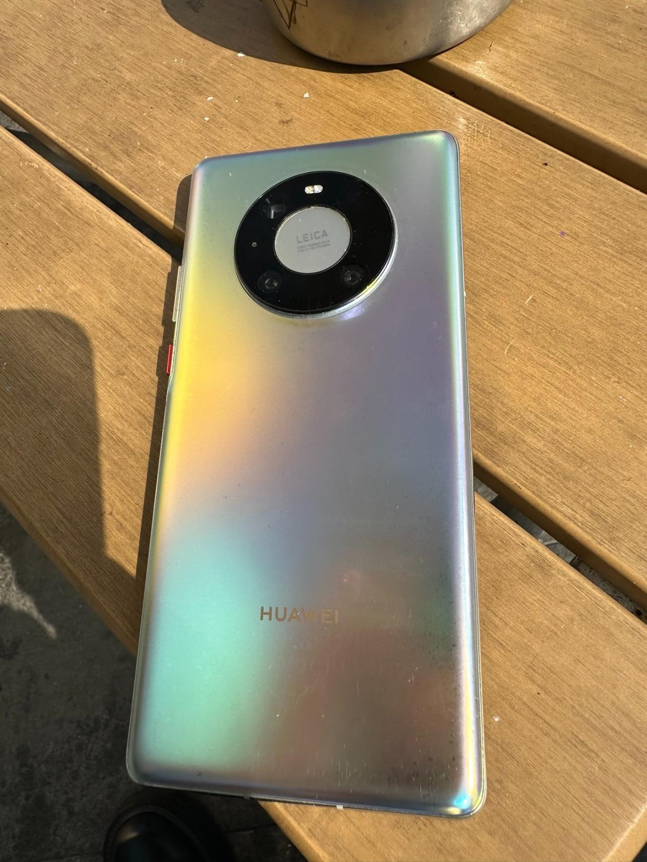 这大概是华为mate系列最经典的型号了吧？[灵光一闪]当年一机难求，这台手机就是