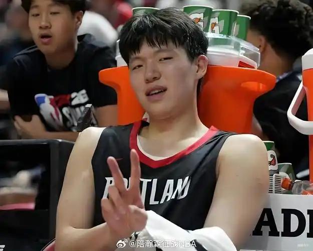 杨瀚森正式被下放至联赛，这个结果并不让人意外。

消息公布后，不少球迷开始担心，