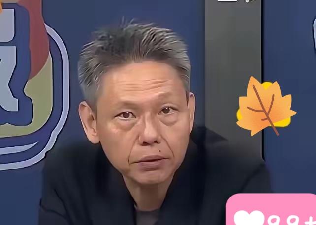 台湾时事评论员谢寒冰：你们知道中国大陆这两天在干什么吗？他在给全国的退伍军人制发