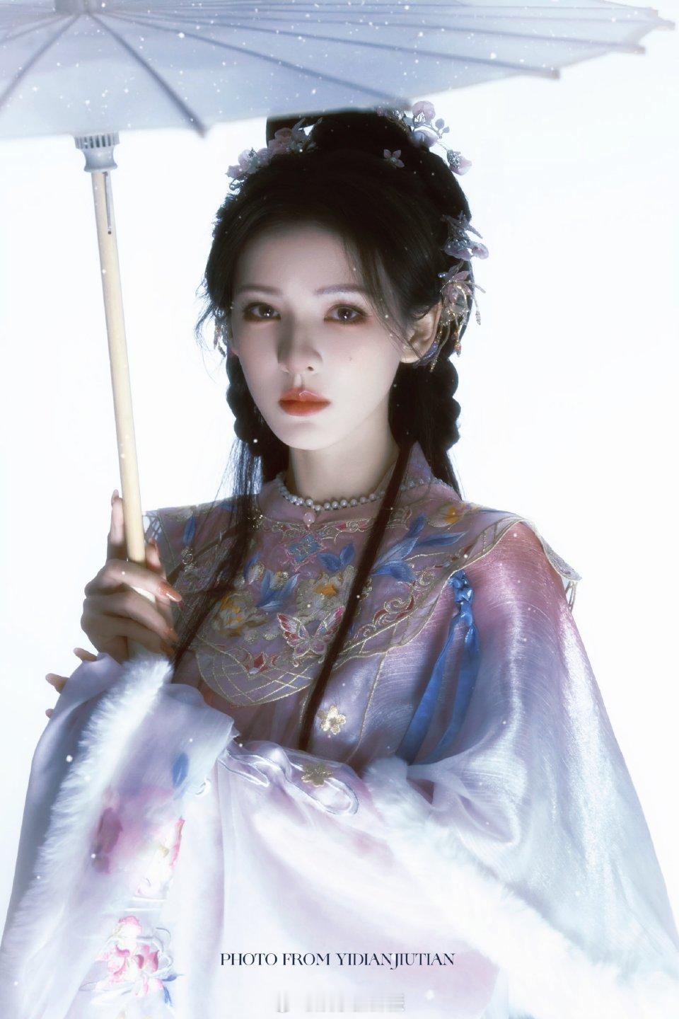 派酱安利 [爱慕] 张予曦实在太美了姐姐的美貌一直很权威！！昨天的若梦舞台一下就