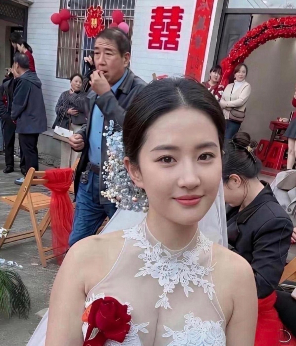 深圳⁠一位新娘长得超像刘亦菲！这神‎仙颜‎值也太‎﻿绝了吧！ 